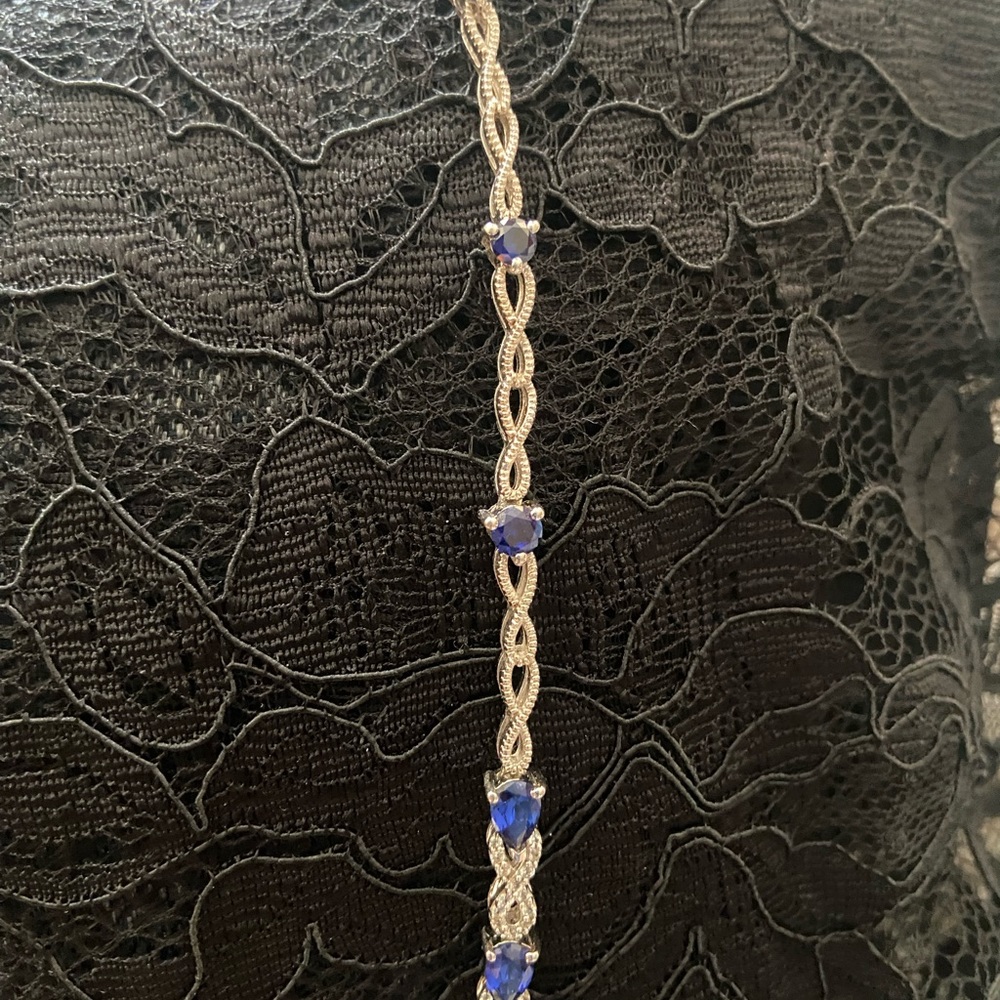 Sterling Silver and Sapphire necklace - Picture 2 of 5